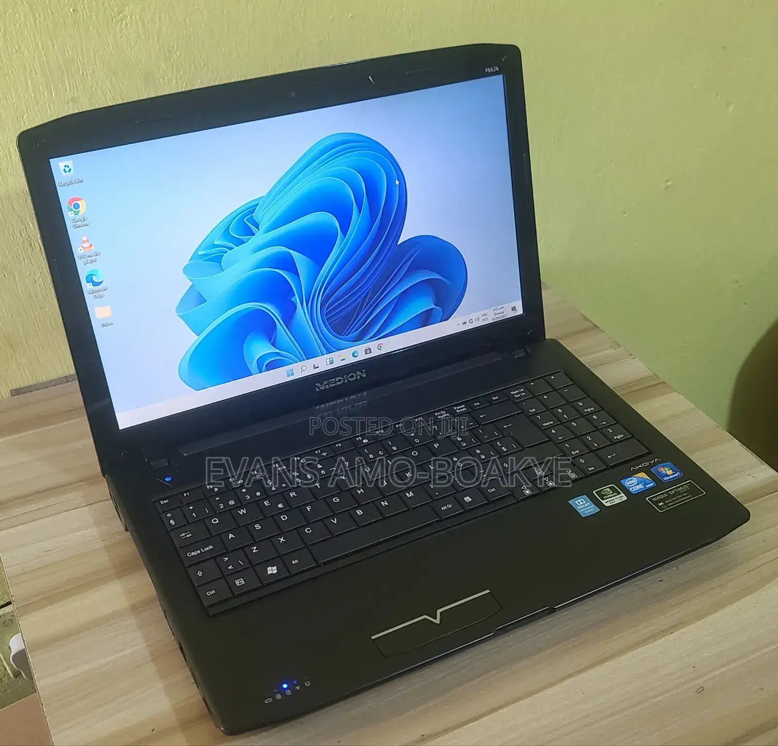 Laptop Medion Akoya P6677 8GB Intel Core I3 HDD 640GB