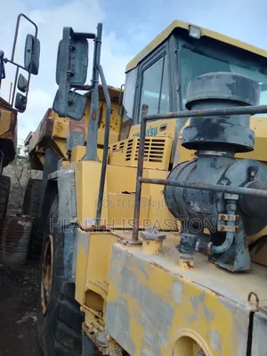 Slightly Used Cat740 Dump Truck for Sale.