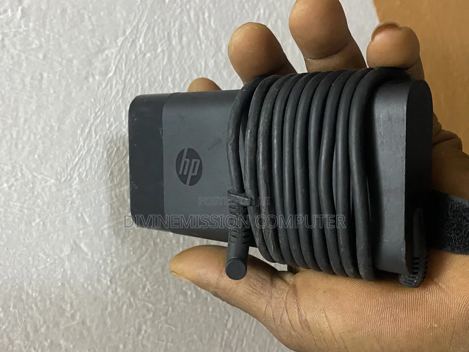 Original Hp Blue Pin 19.5v. 6.9a,135w for Hp Spectre and Omen .