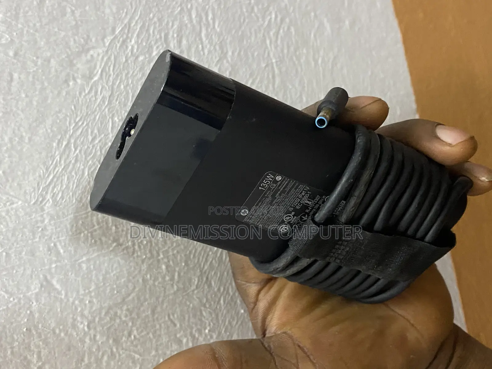 Original Hp Blue Pin 19.5v. 6.9a,135w for Hp Spectre and Omen .