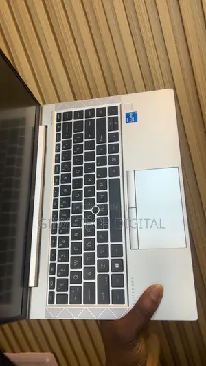 Laptop HP EliteBook 840 G8 8GB Intel Core I5 SSD 256GB
