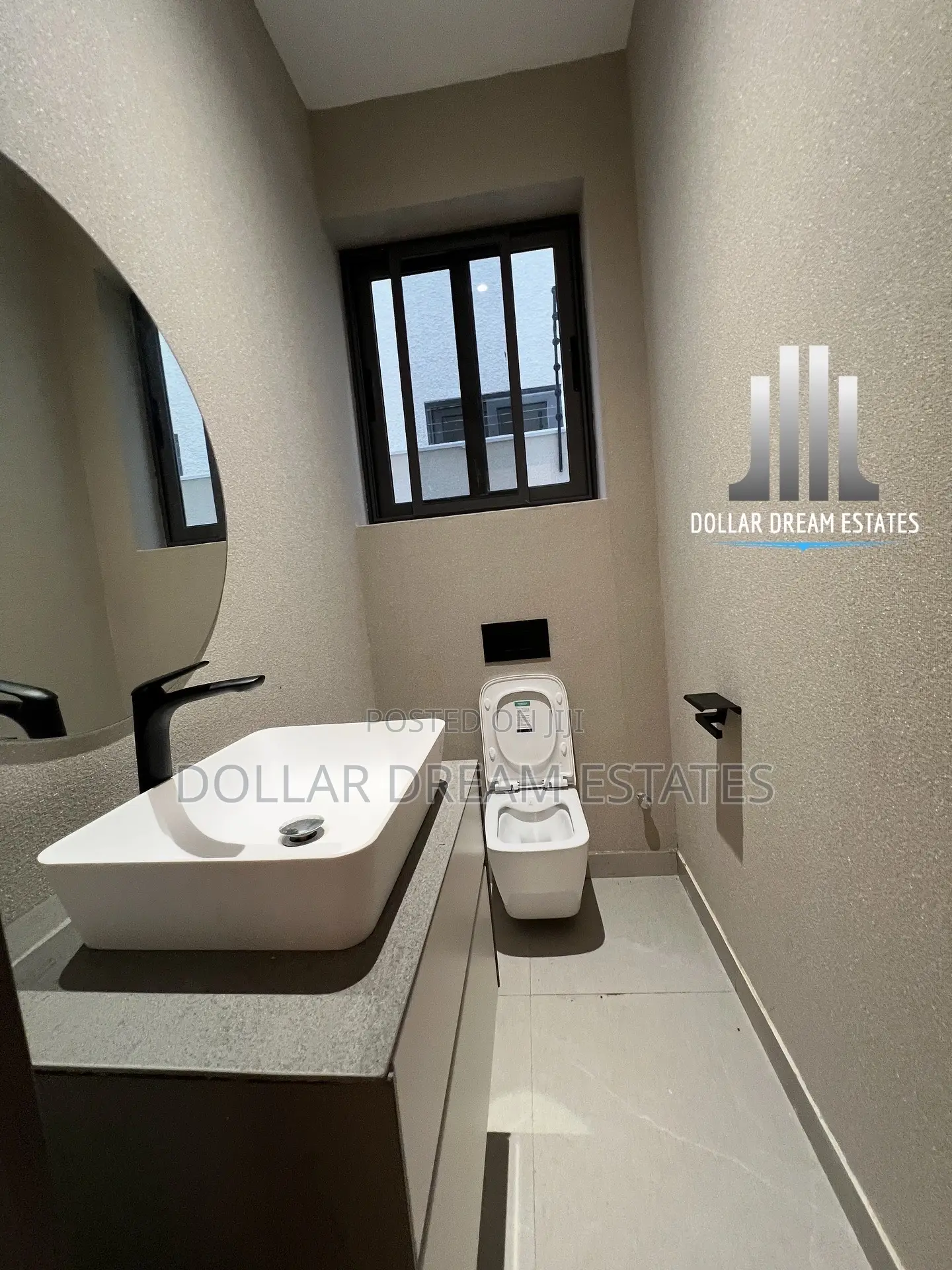 4bdrm House in Ashaley Botwe for sale