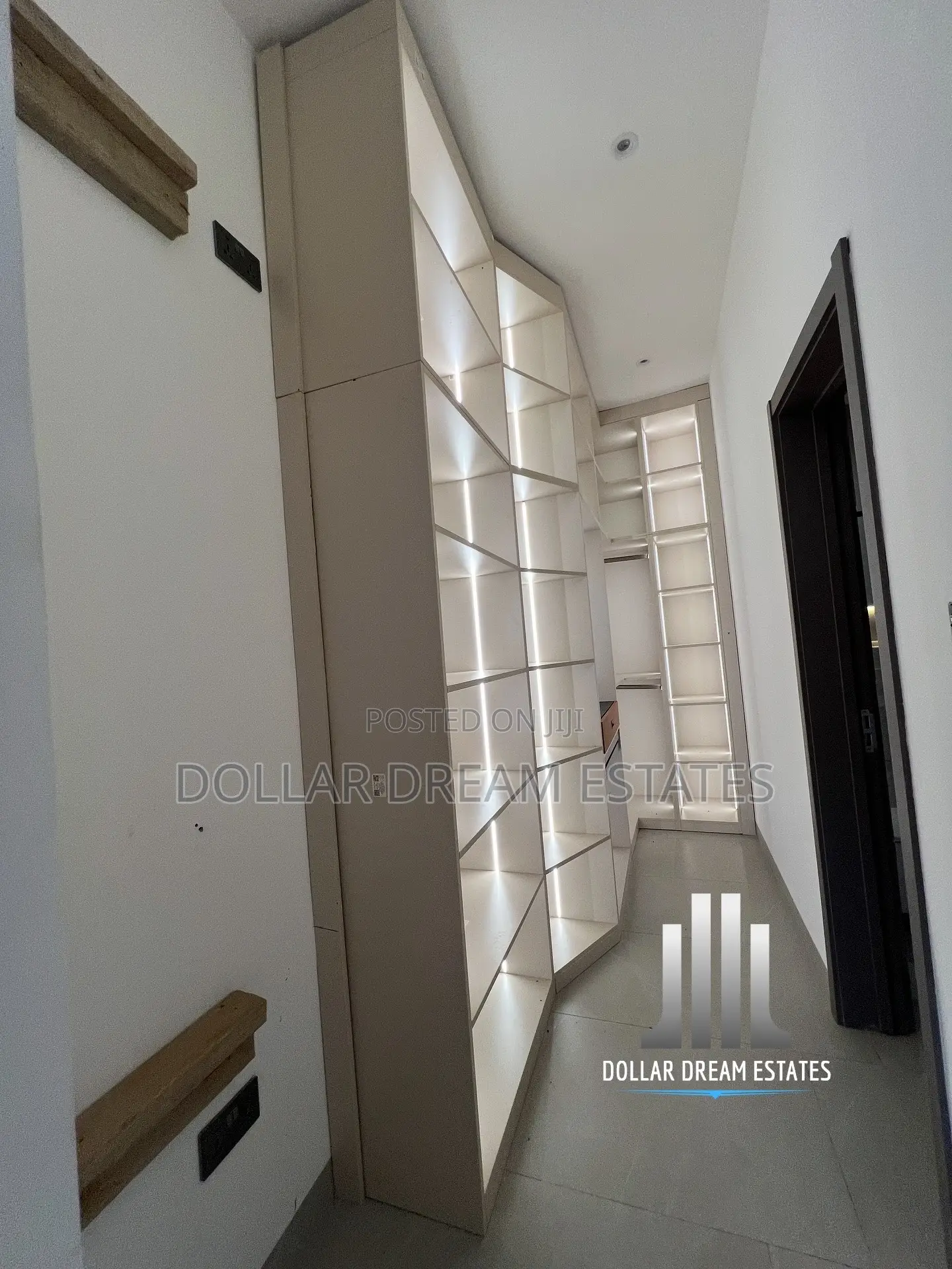 4bdrm House in Ashaley Botwe for sale