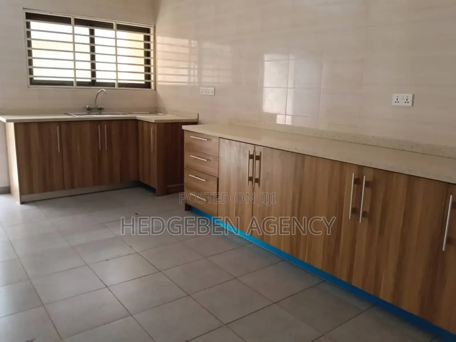 3bdrm Duplex in Adenta for rent