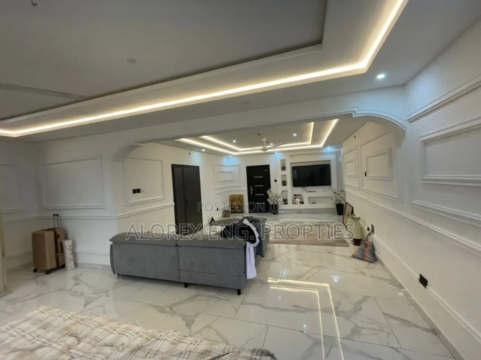 5bdrm House in Ayikuma, Dodowa for sale