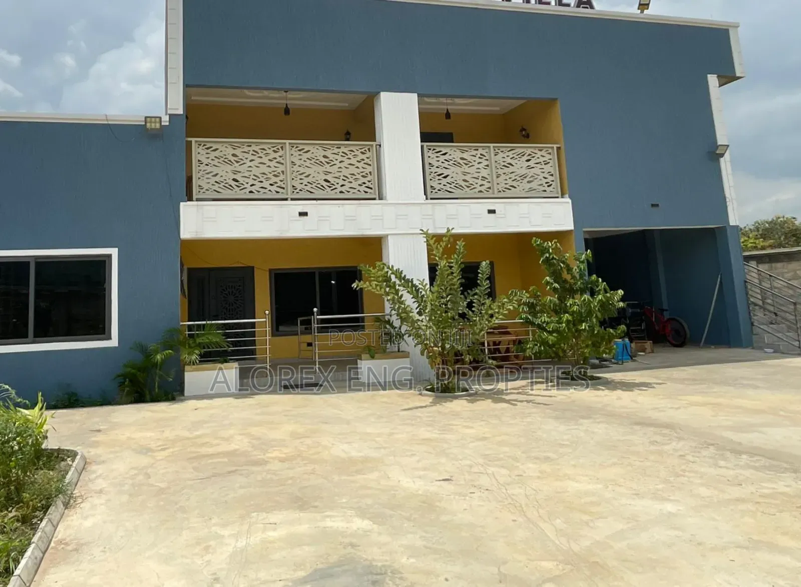 5bdrm House in Ayikuma, Dodowa for sale