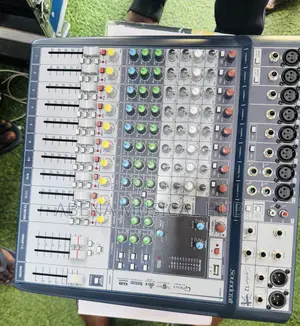 12 Channel Sound Craft Singnature Mixer