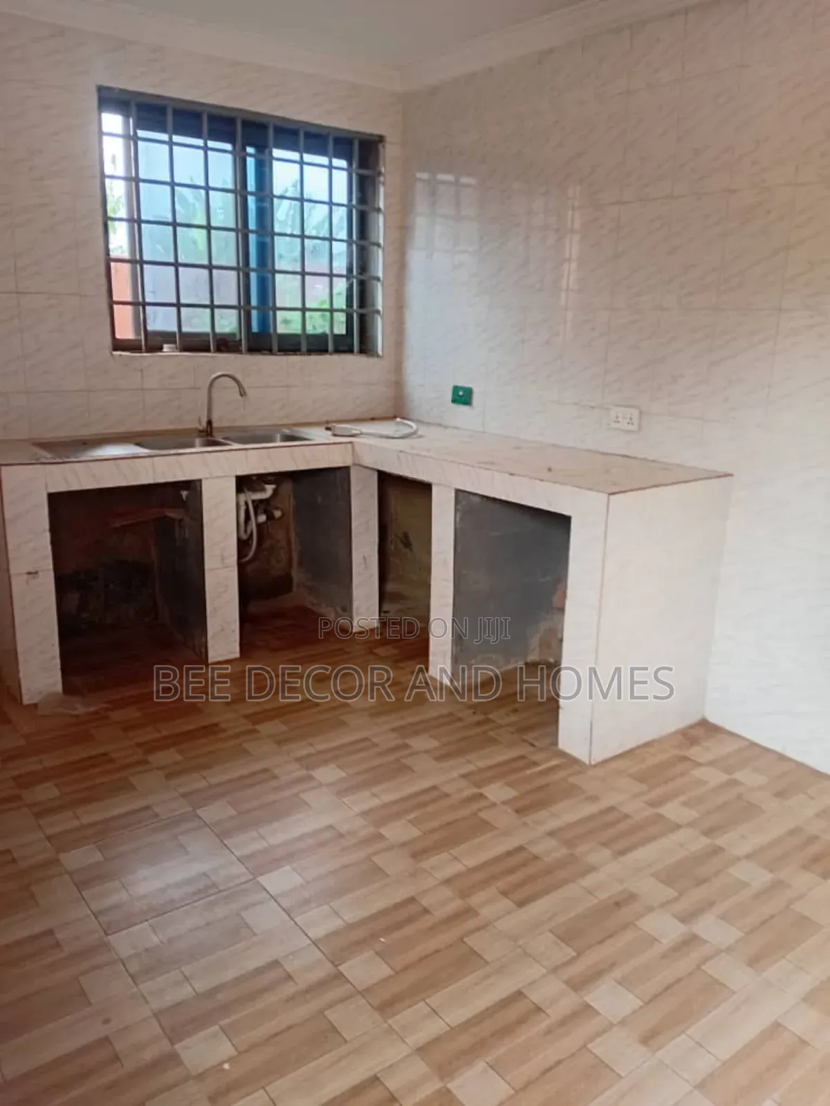 4bdrm House in Bee Decor & Homes, Pentecost for rent