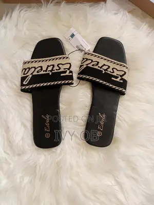 Fashionable Square-Toed Ladies Slippers