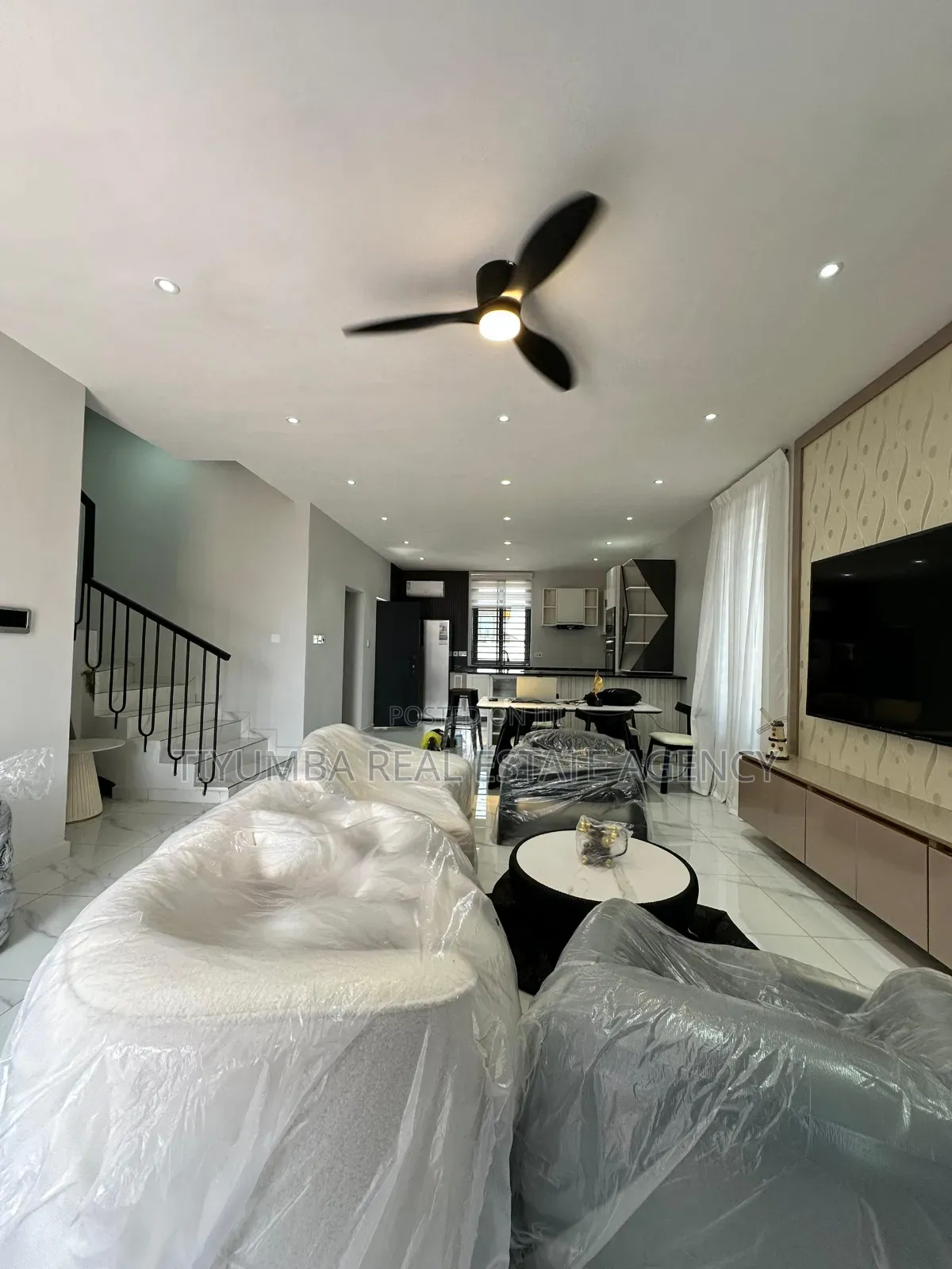 3bdrm Duplex in Tiyumba Agency, Lake Side Estate for sale