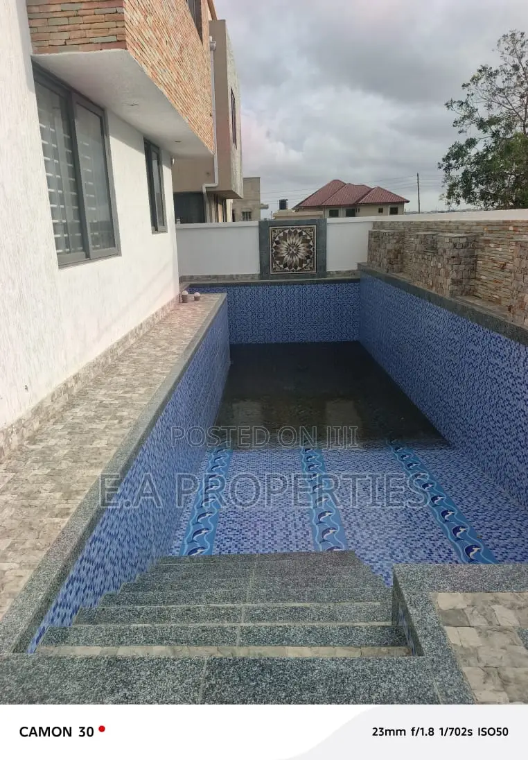 7bdrm House in E A Propeties, Ability for sale