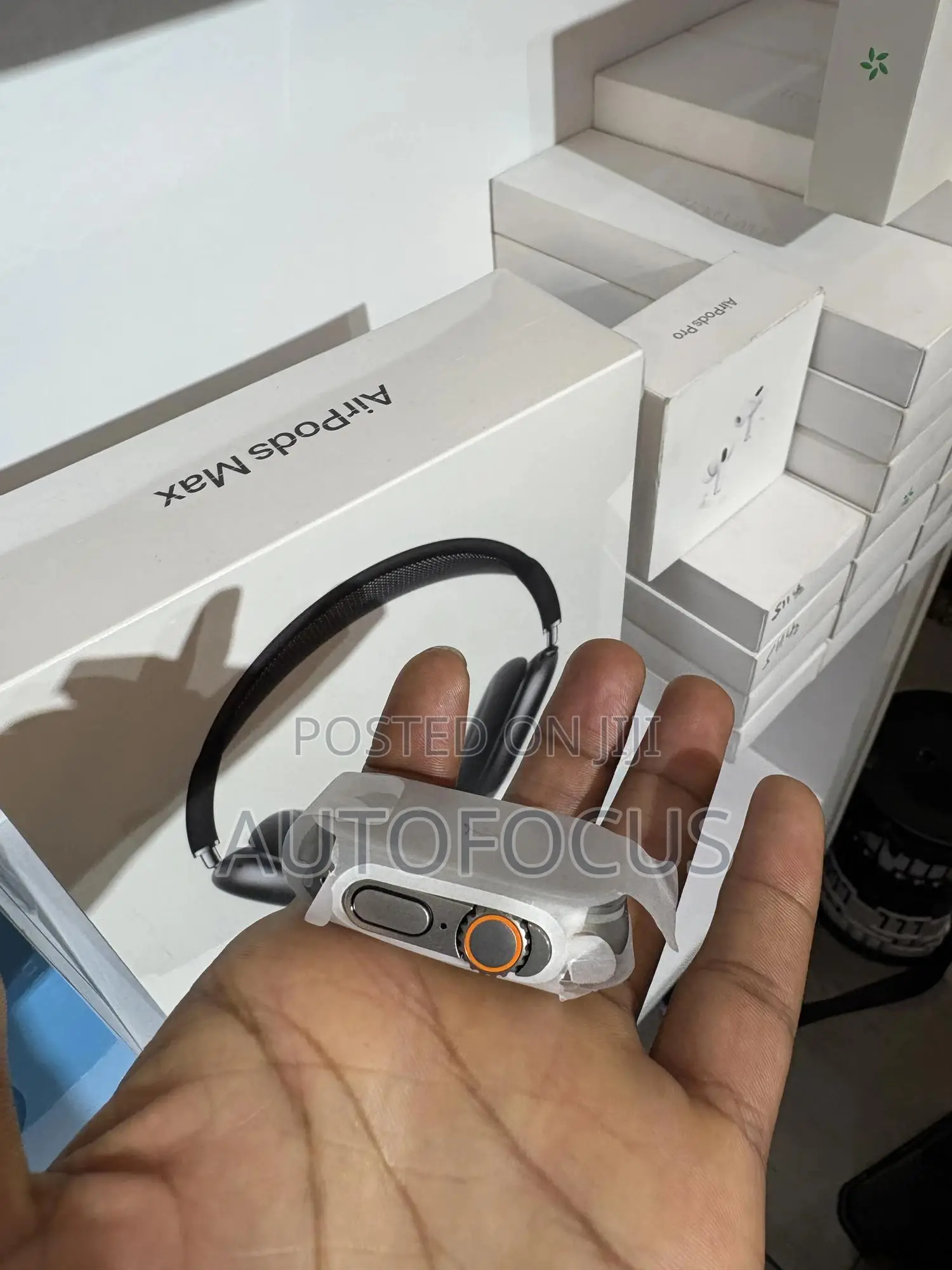 Apple Watch Ultra 2 Natural Titanium