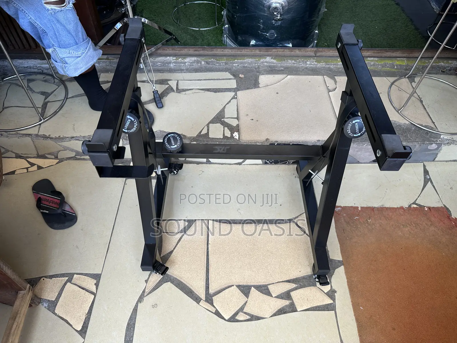 Jac Z-styled Heavy Duty Piano/Keyboard Stand Wiith Wheels