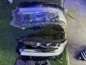Land Cruiser 300 2020,2021,2022, Headlight Available