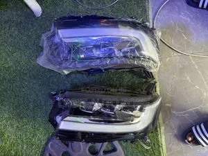 Land Cruiser 300 2020,2021,2022, Headlight Available