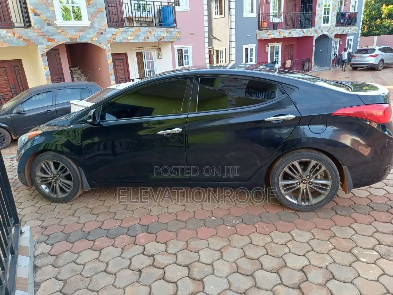 Hyundai Elantra Limited Sedan FWD (1.8L 4cyl 6A) 2013 Black