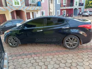 Hyundai Elantra Limited Sedan FWD (1.8L 4cyl 6A) 2013 Black