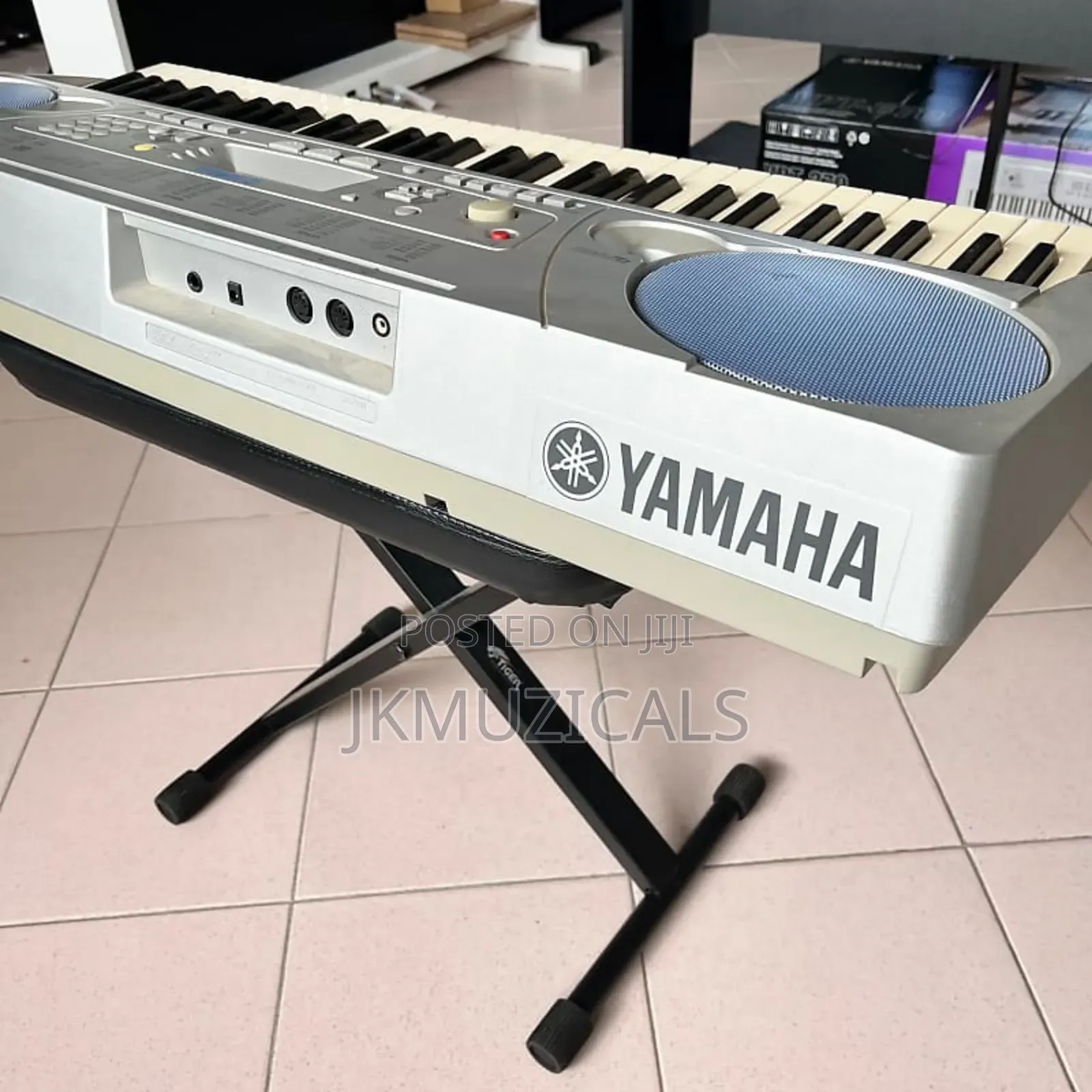 PSR 275_ 61 Keys_ Keyboard_ Piano