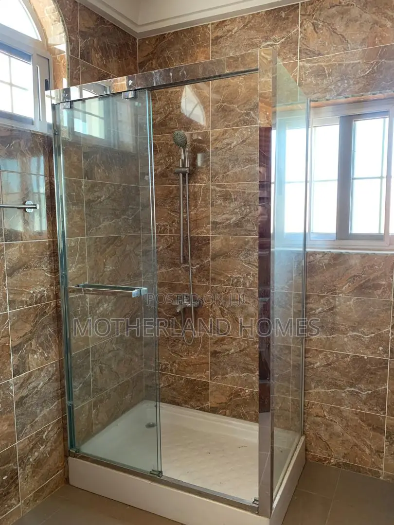 5bdrm House in Airport Hills for rent