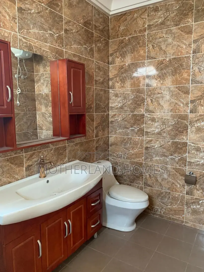 5bdrm House in Airport Hills for rent