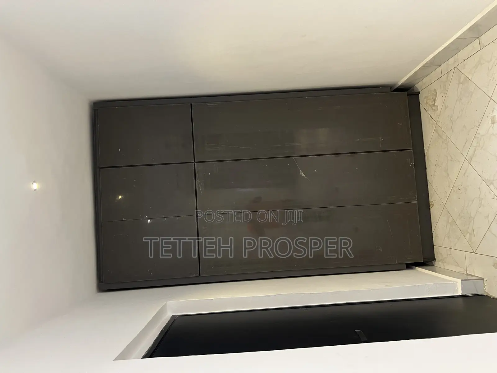 Wardrobe and Walk-in Closet