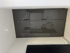 Wardrobe and Walk-in Closet