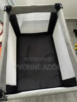 Baby’S Cot