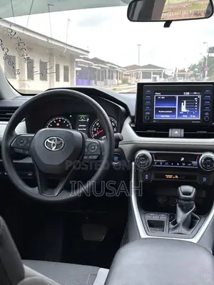 Toyota RAV4 XLE 2022