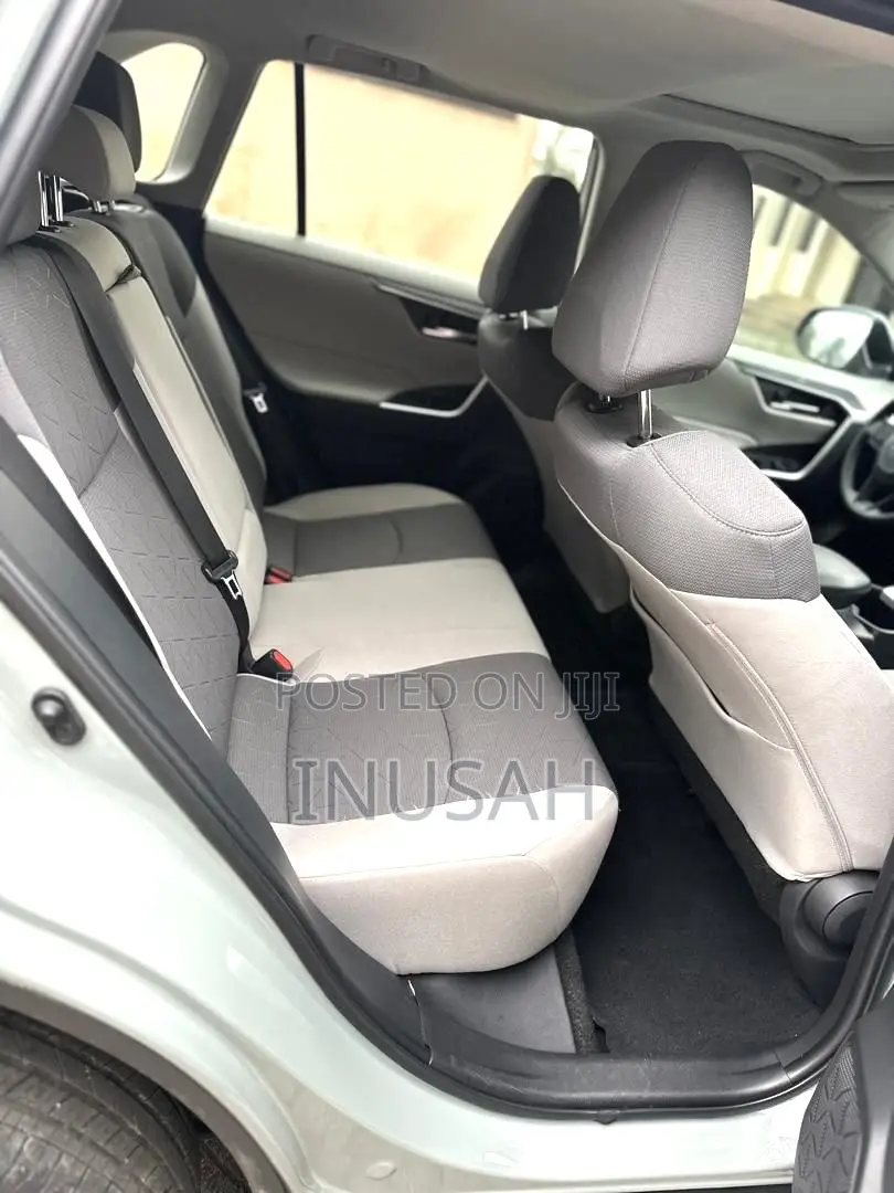 Toyota RAV4 XLE 2022