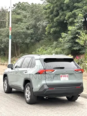 Toyota RAV4 XLE 2022