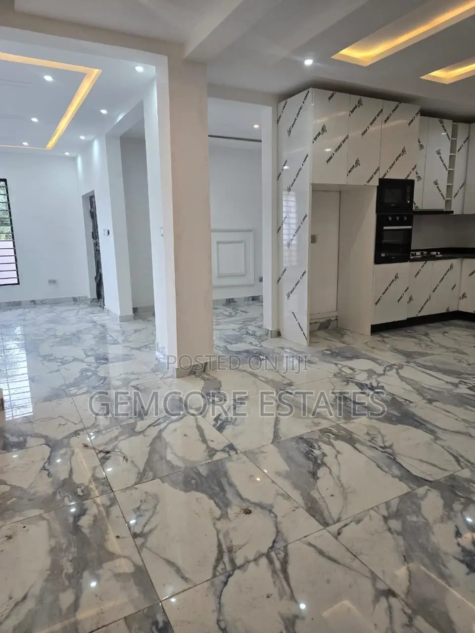 4bdrm House in Lakeside Community 8, East Legon for sale