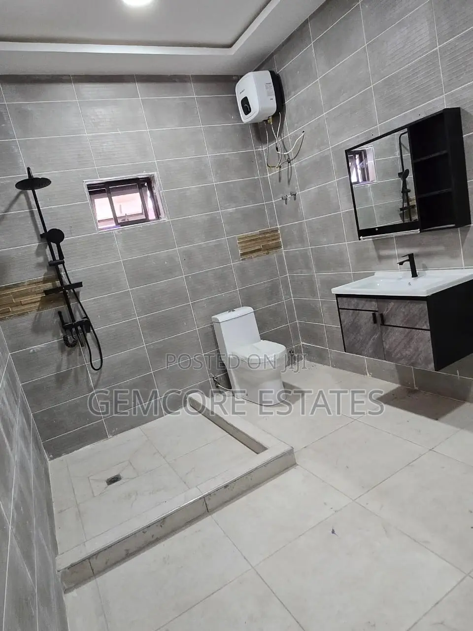 4bdrm House in Lakeside Community 8, East Legon for sale