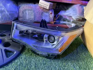 GMC Acadia 2018,2019,2020, Headlight Available
