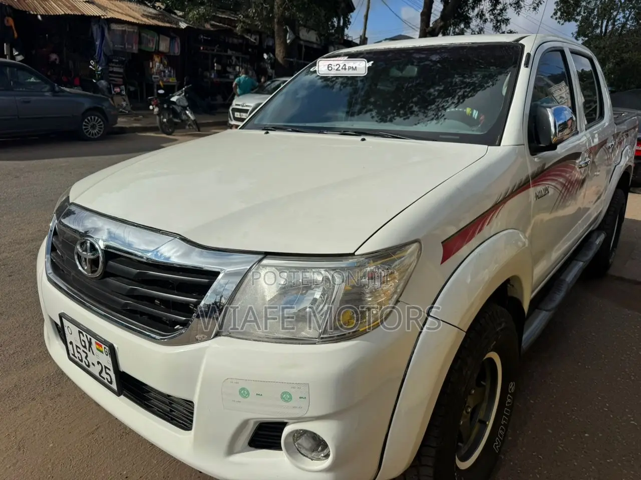 Toyota Hilux SR 4x4 2014 White