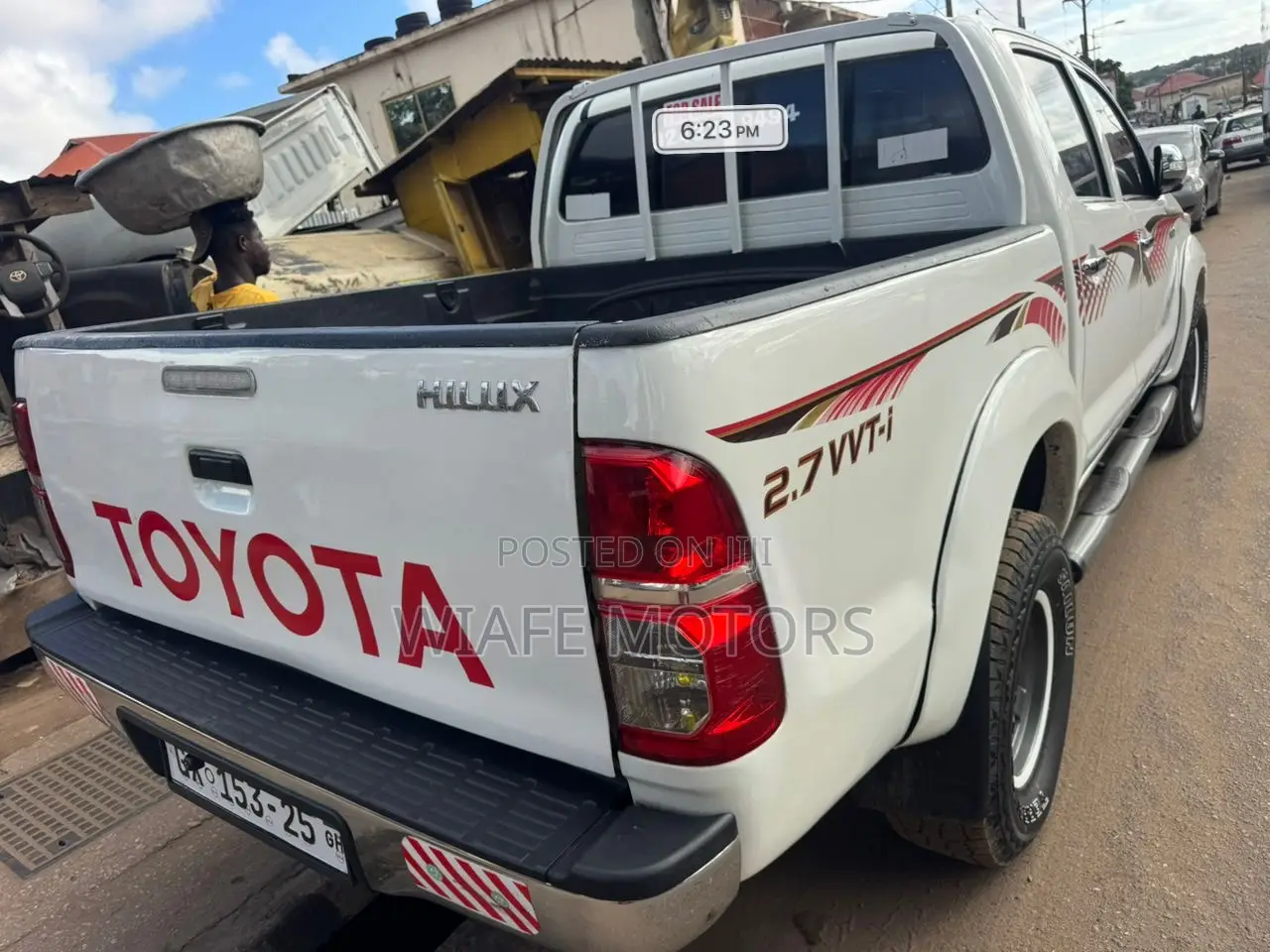 Toyota Hilux SR 4x4 2014 White