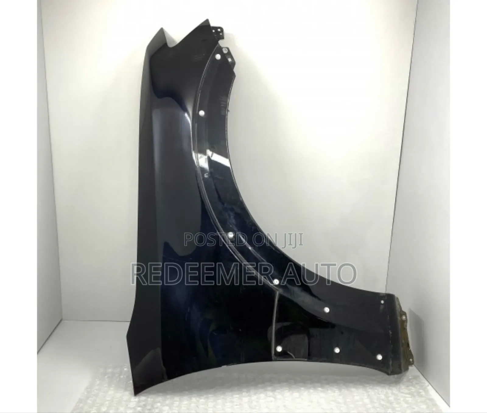Mitsubishi Pajero Fender, Pajero Fender