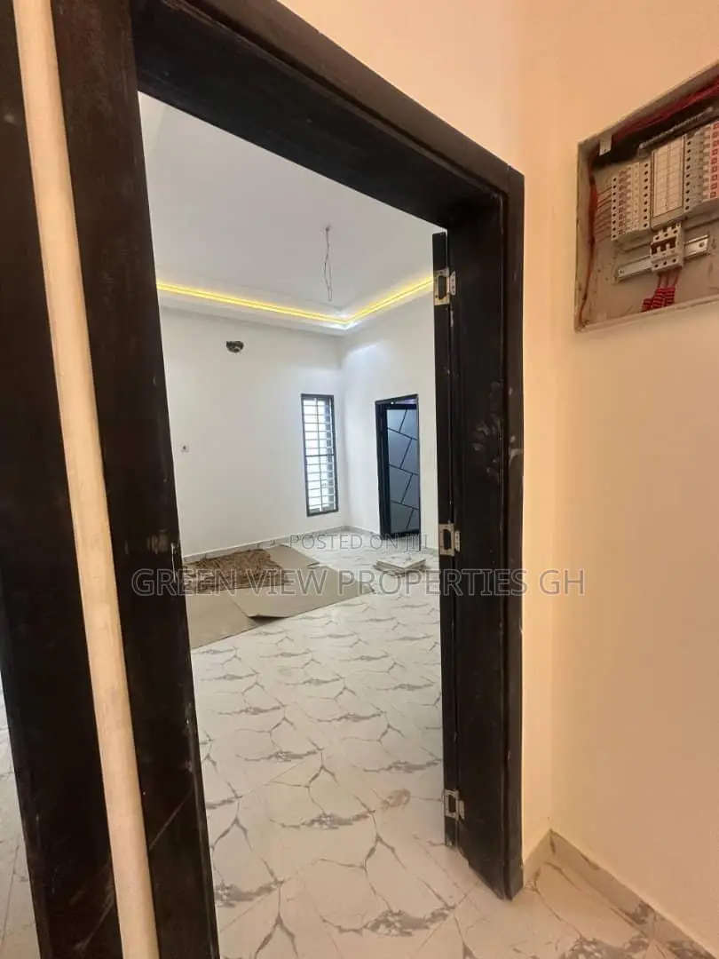 3bdrm House in Old Ashomang for sale