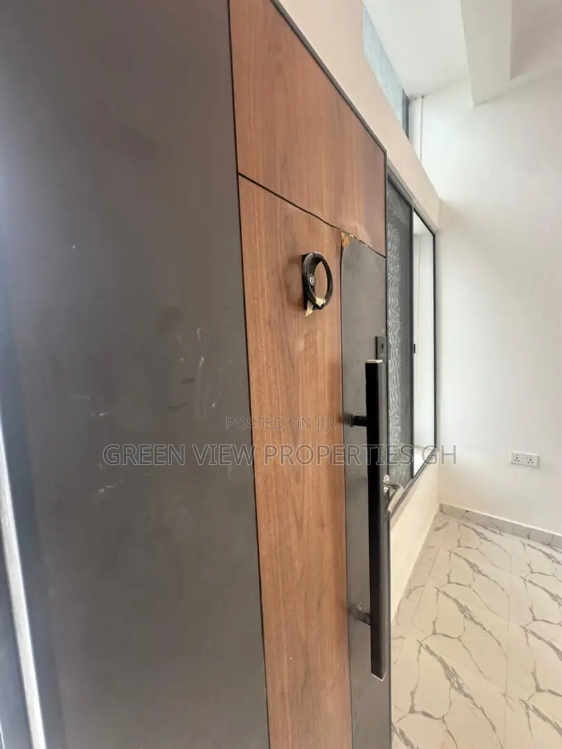 3bdrm House in Old Ashomang for sale
