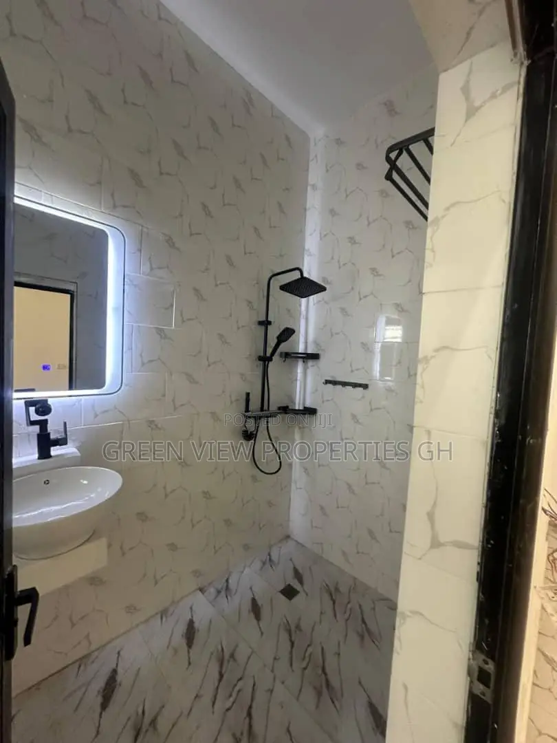 3bdrm House in Old Ashomang for sale