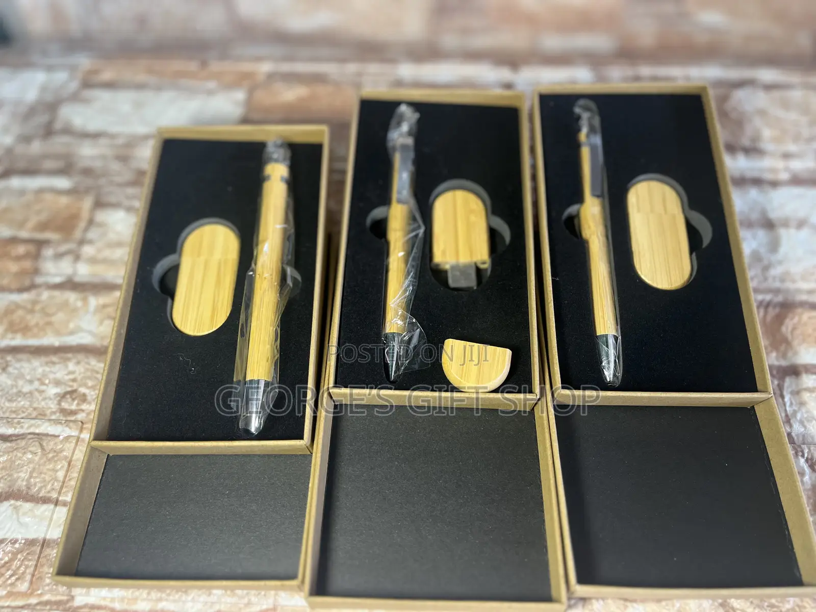 Wooden Pen and Pendrive(16gb) Set