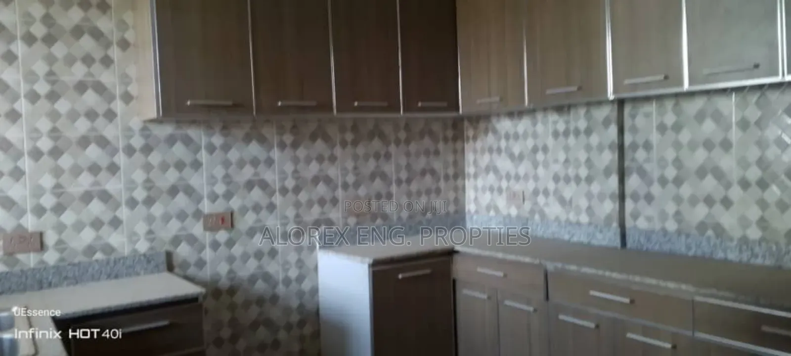 4bdrm House in $180,000 Com. 25, Oyarifa for sale