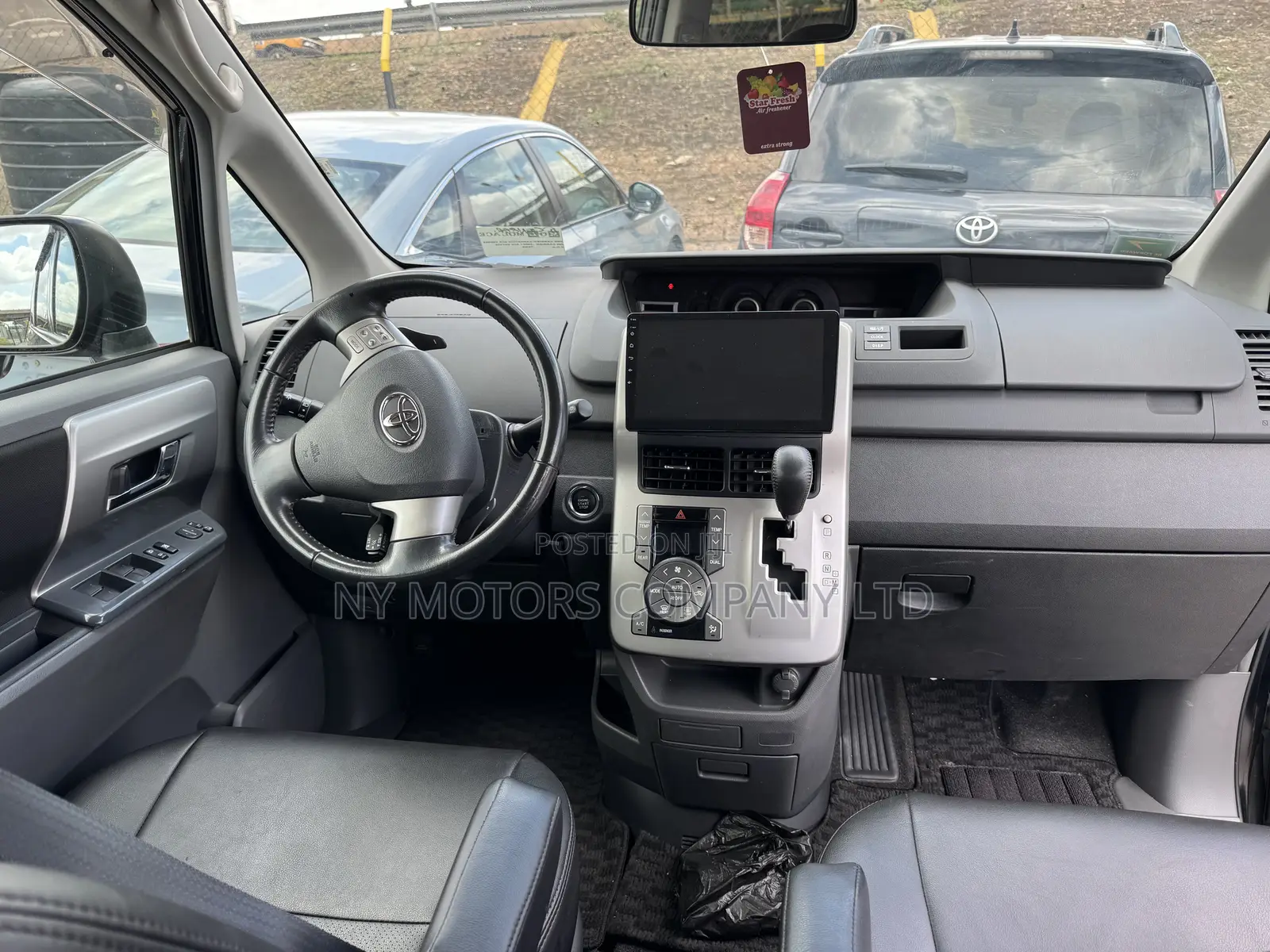 Toyota Voxy 2012 Black