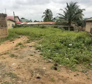One and Half Plots at Ablekuma-Pokuase Highway (Olebu)