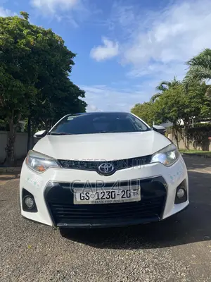 Toyota Corolla S 4dr Sedan (1.8L 4cyl CVT) 2015 White