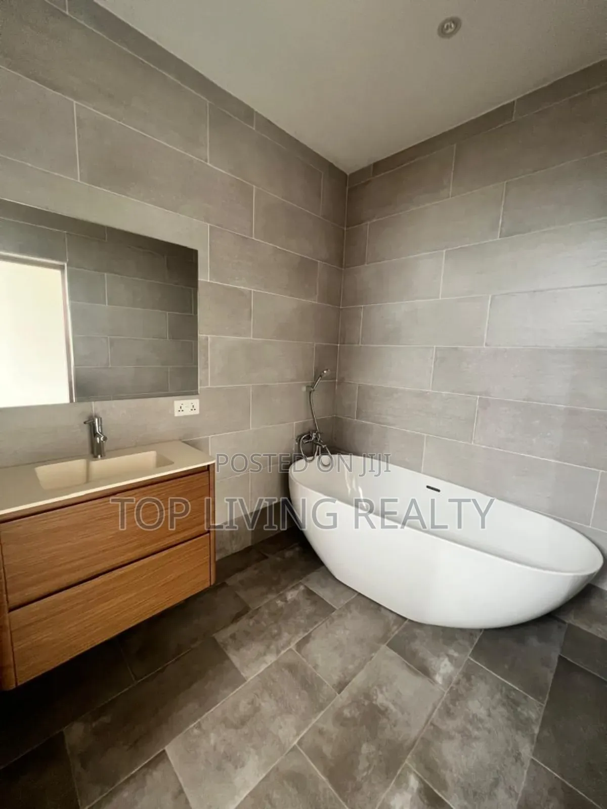 4bdrm House in Legon Hills, Ashaley Botwe for rent