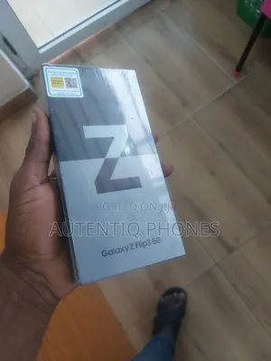 New Samsung Galaxy Z Flip 3 128 GB Black