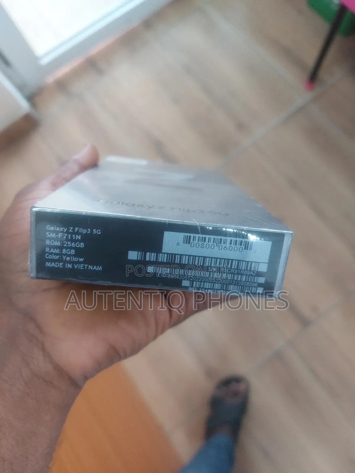 New Samsung Galaxy Z Flip 3 128 GB Black