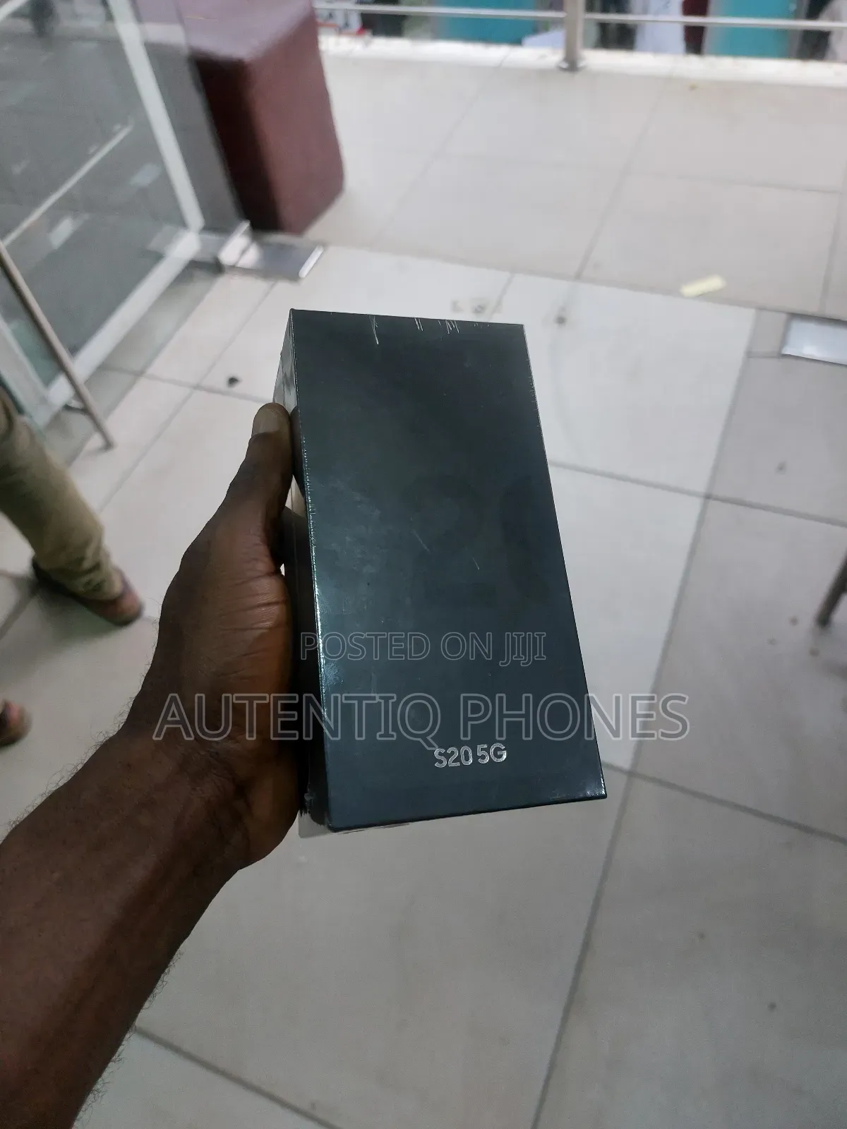 New Samsung Galaxy S20 128 GB Gray