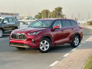 Toyota Highlander LE 2021 Burgundy