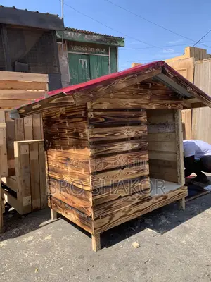 Wooden Pallet Dog Cages
